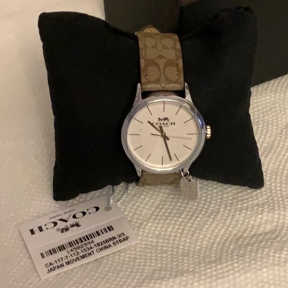 NEW Coach logo leather watch. - Picture 2 of 4